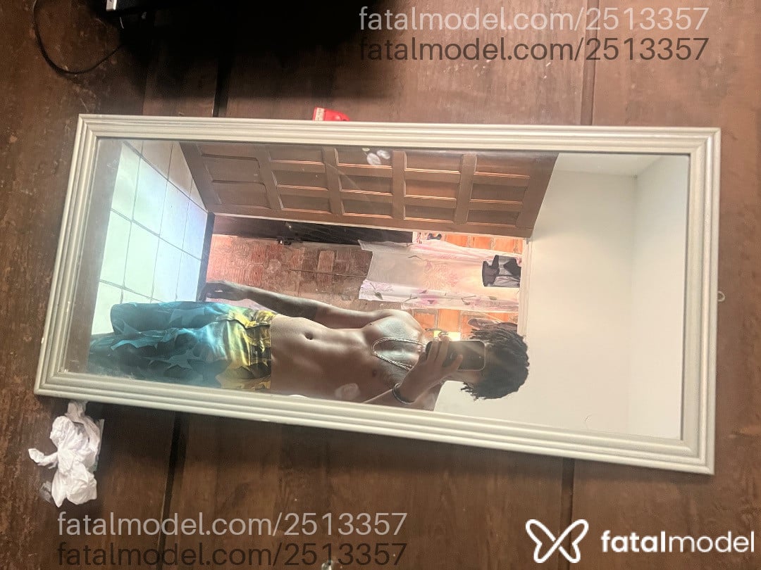 Acompanhante homem morena (o) de olhos castanhos em São Paulo - Victor
