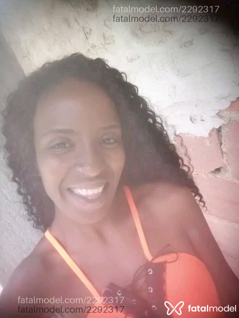 Acompanhante mulher morena (o) de olhos pretos em Virtual - Carine Martins