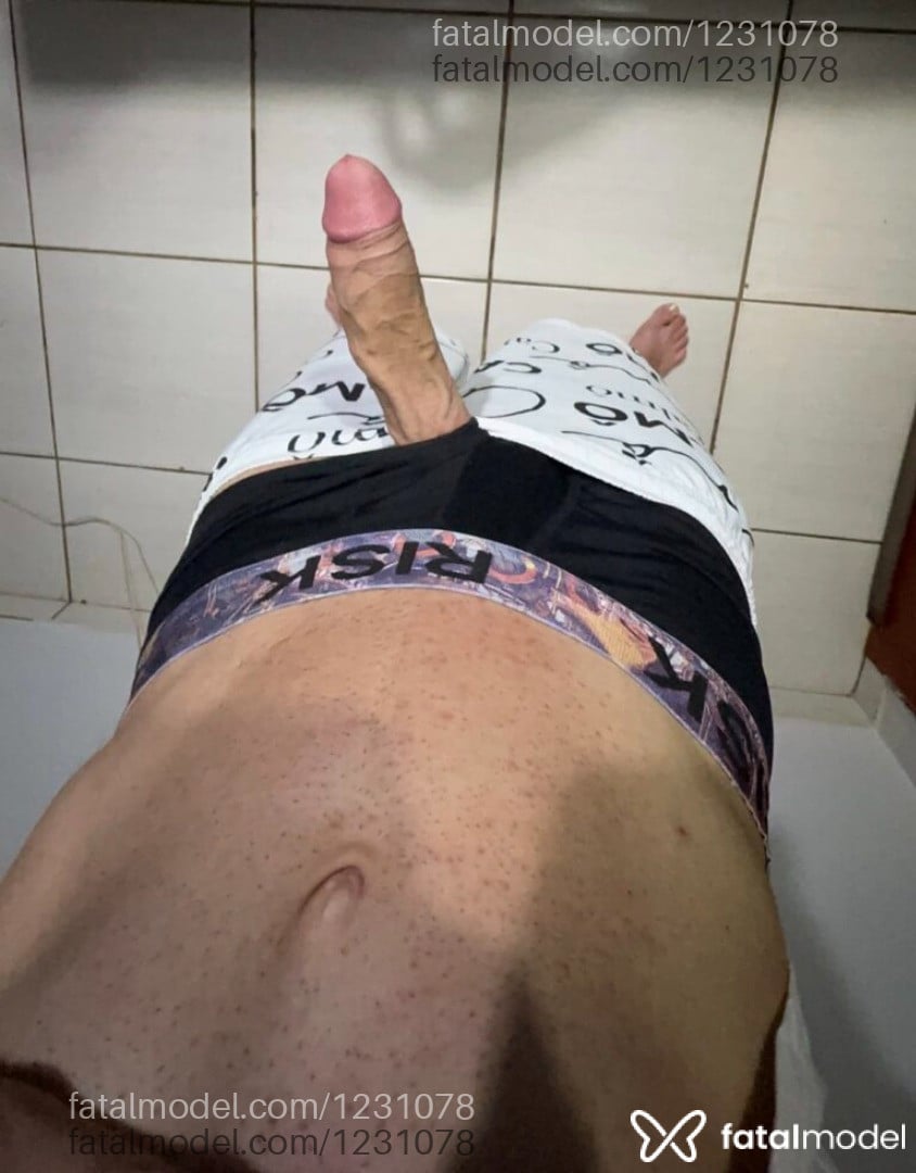 Acompanhante homem com cabelo castanho de olhos castanhos em Três Lagoas Acompanhante homem com cabelo castanho de olhos castanhos em Três Lagoas - Danilo