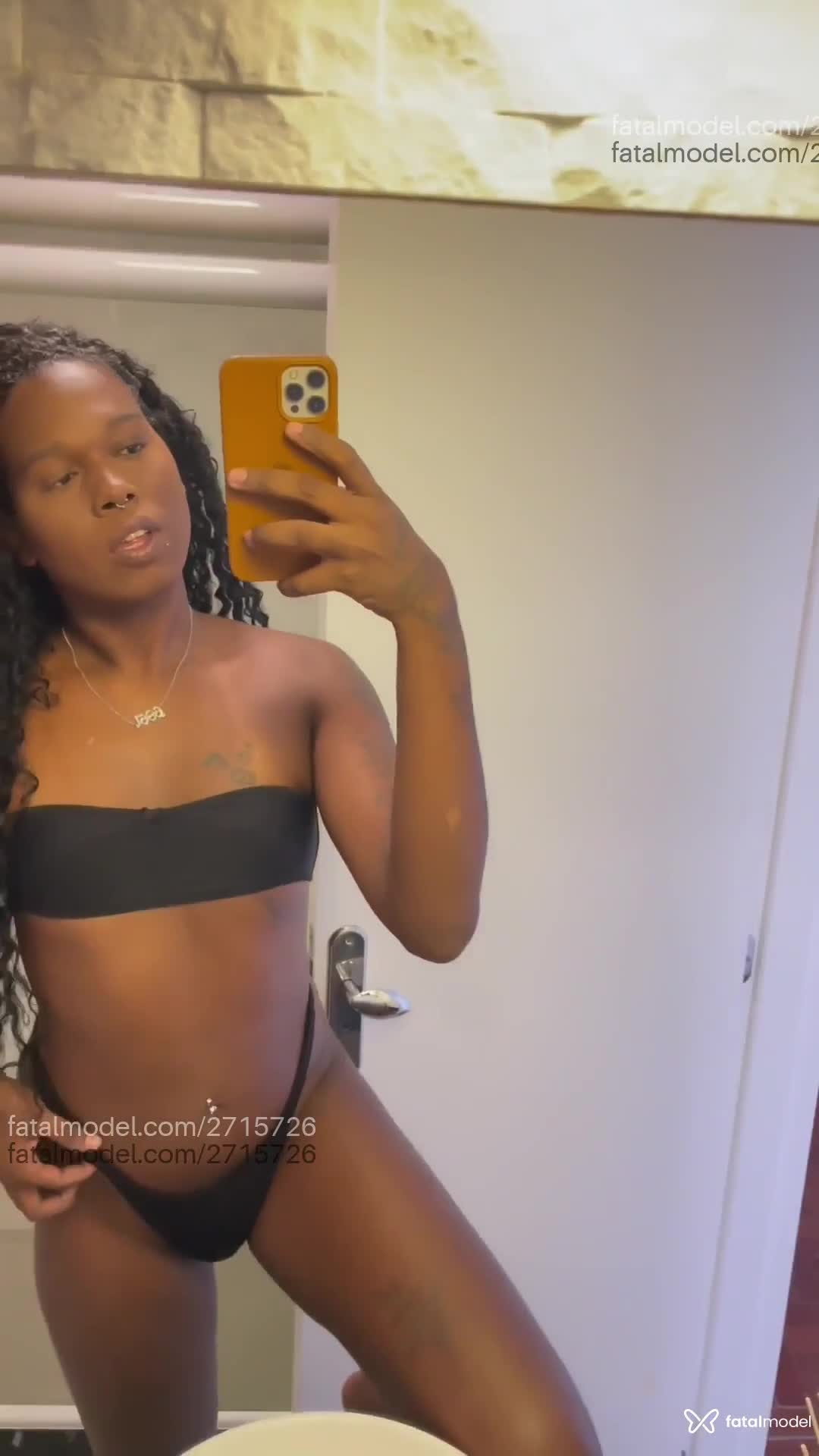 Acompanhante mulher trans morena (o) de olhos castanhos em Rio de Janeiro - Marcelly