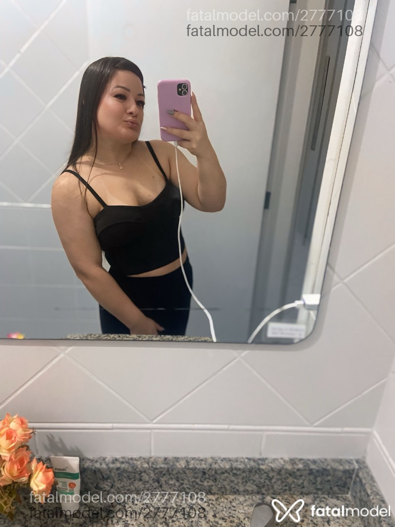 Acompanhante mulher com cabelo castanho de olhos castanhos - Suellen Acompanhante mulher com cabelo castanho de olhos castanhos - Suellen
