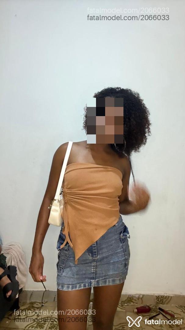 Acompanhante mulher com cabelo castanho de olhos pretos em Serra Acompanhante mulher com cabelo castanho de olhos pretos em Serra - Aylaa