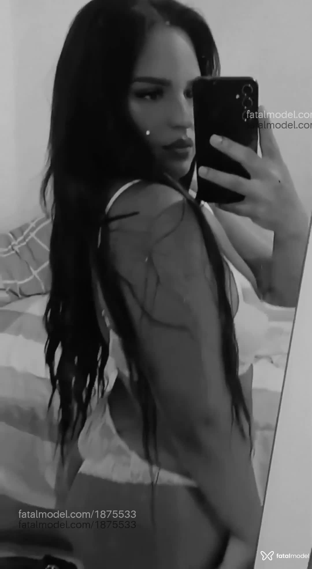 Acompanhante mulher morena (o) de olhos castanhos em Guarujá Acompanhante mulher morena (o) de olhos castanhos em Guarujá - Bruna Biazy
