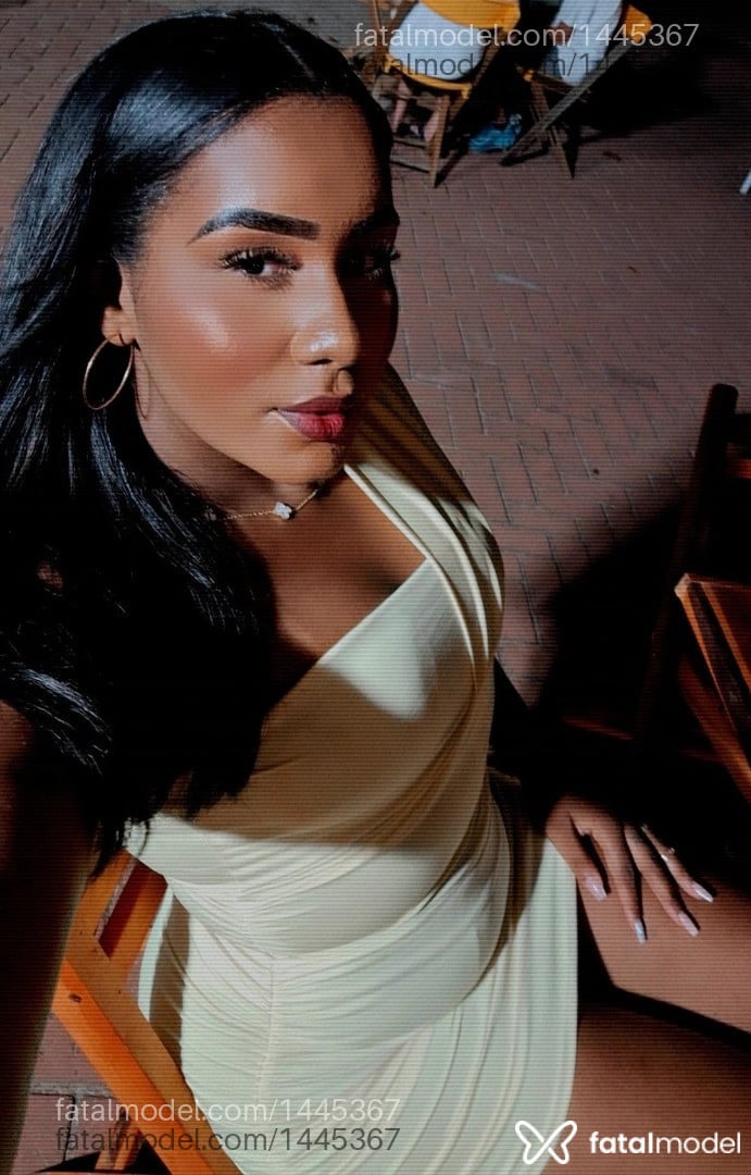Acompanhante mulher morena (o) de olhos pretos em Cuiabá Acompanhante mulher morena (o) de olhos pretos em Cuiabá - Agatha Milão