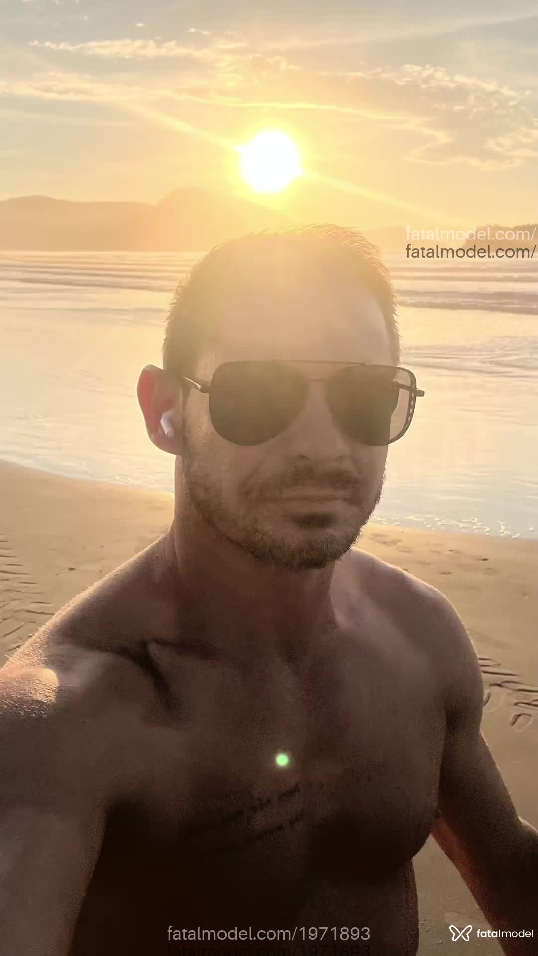 Acompanhante homem com cabelo castanho de olhos castanhos em Balneário Camboriú - Instintovip