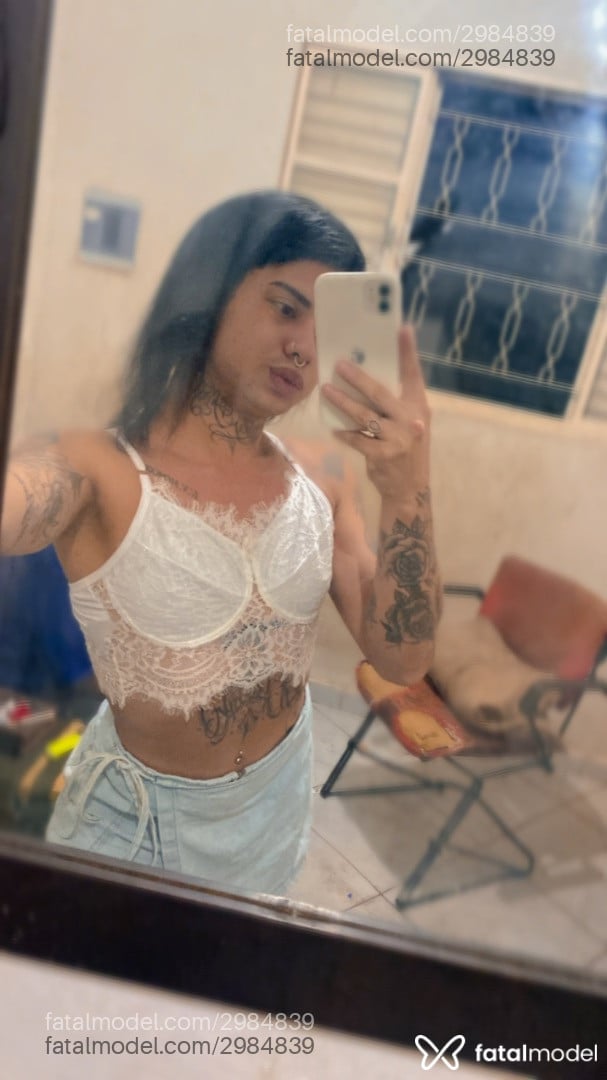 Acompanhante mulher trans morena (o) de olhos castanhos - Gaby Urack Acompanhante mulher trans morena (o) de olhos castanhos - Gaby Urack