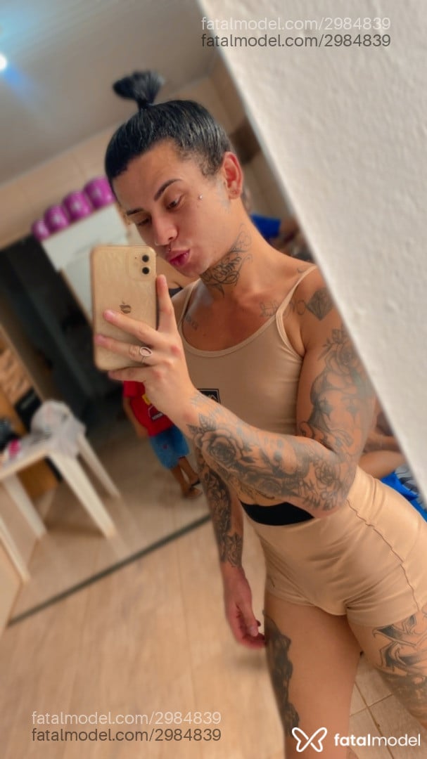 Acompanhante mulher trans morena (o) de olhos castanhos - Gaby Urack Acompanhante mulher trans morena (o) de olhos castanhos - Gaby Urack