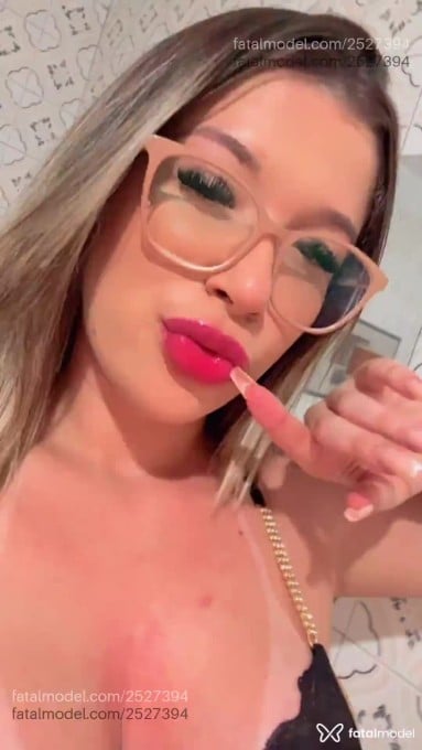 Acompanhante mulher loira (o) de olhos castanhos em Guarulhos - Isabelle Prado