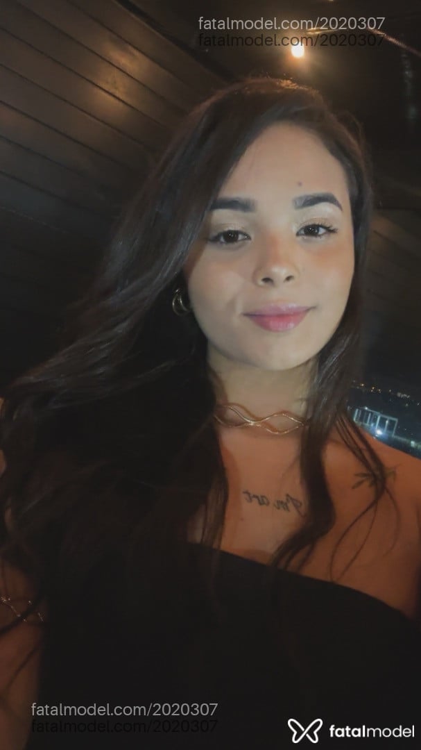 Acompanhante mulher com cabelo castanho de olhos castanhos em Florianópolis - Larissa