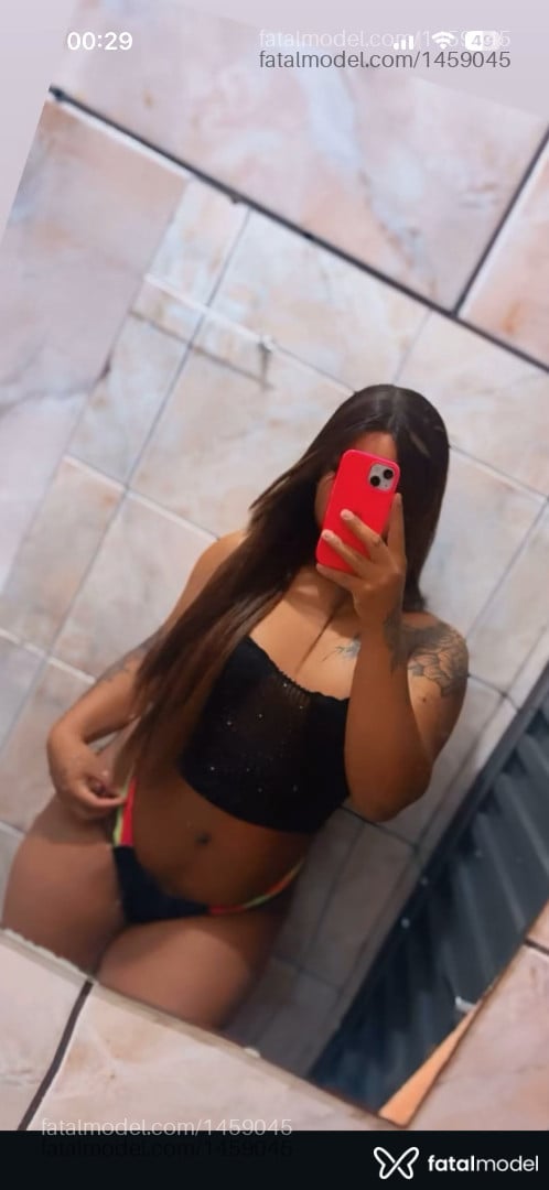Acompanhante mulher trans com cabelo castanho de olhos pretos em Rondonópolis - Gabryela