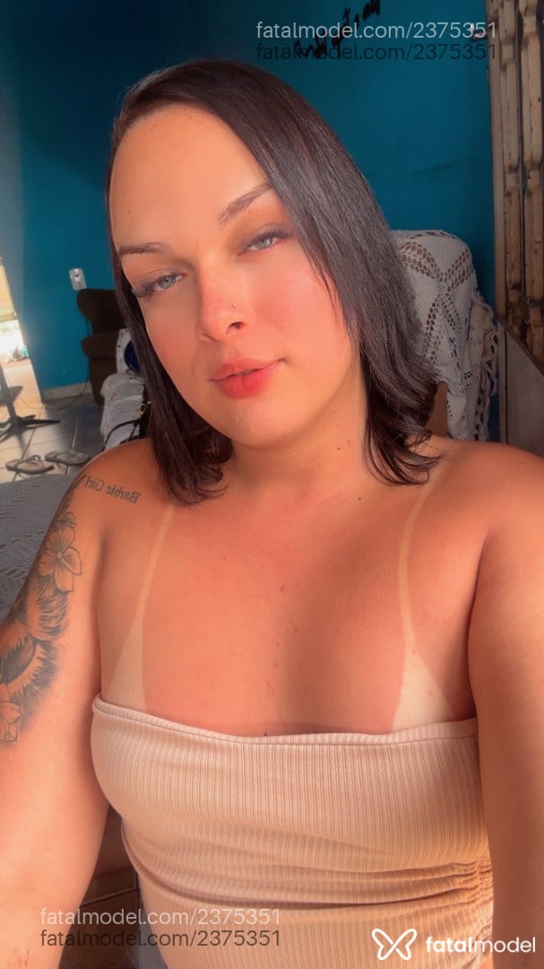 Acompanhante mulher trans morena (o) de olhos azuis em São Sebastião do Paraíso - Renata Melo