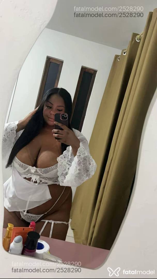 Acompanhante mulher morena (o) de olhos castanhos em Joinville - Mariana