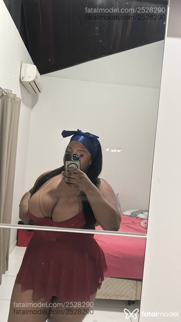 Acompanhante mulher morena (o) de olhos castanhos - Lari