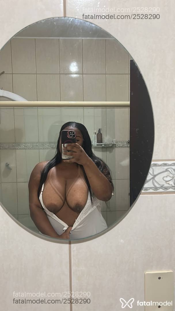 Acompanhante mulher morena (o) de olhos castanhos em Joinville - Mariana