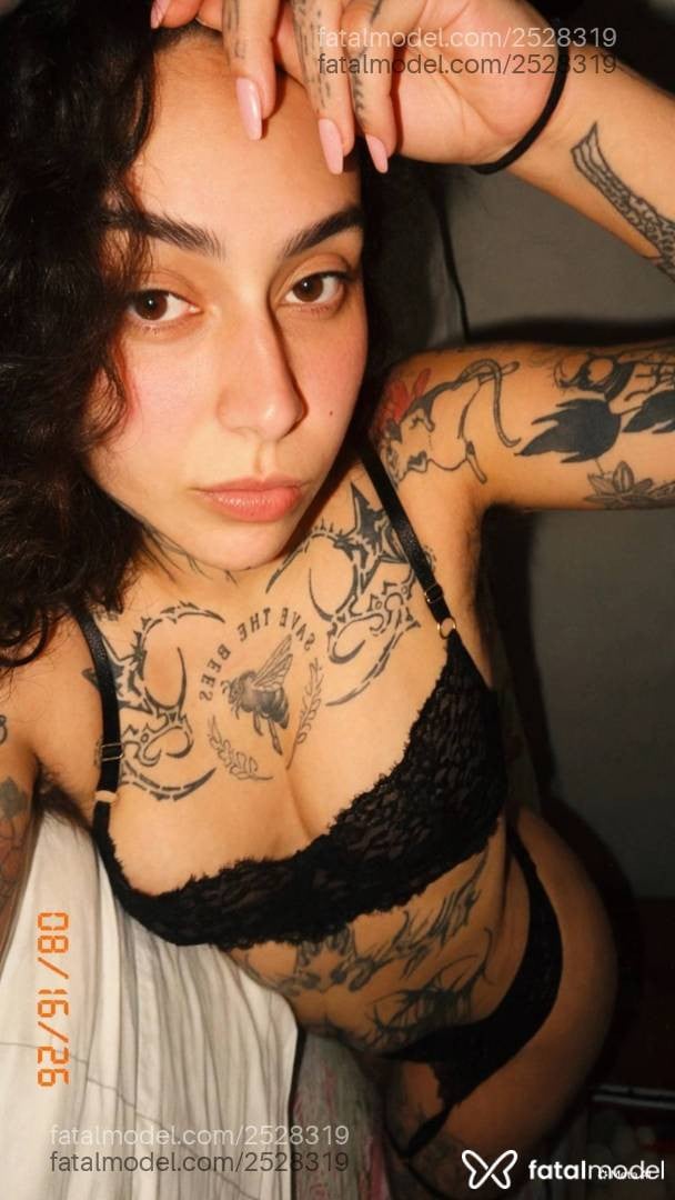 Acompanhante mulher morena (o) de olhos castanhos - Bruna