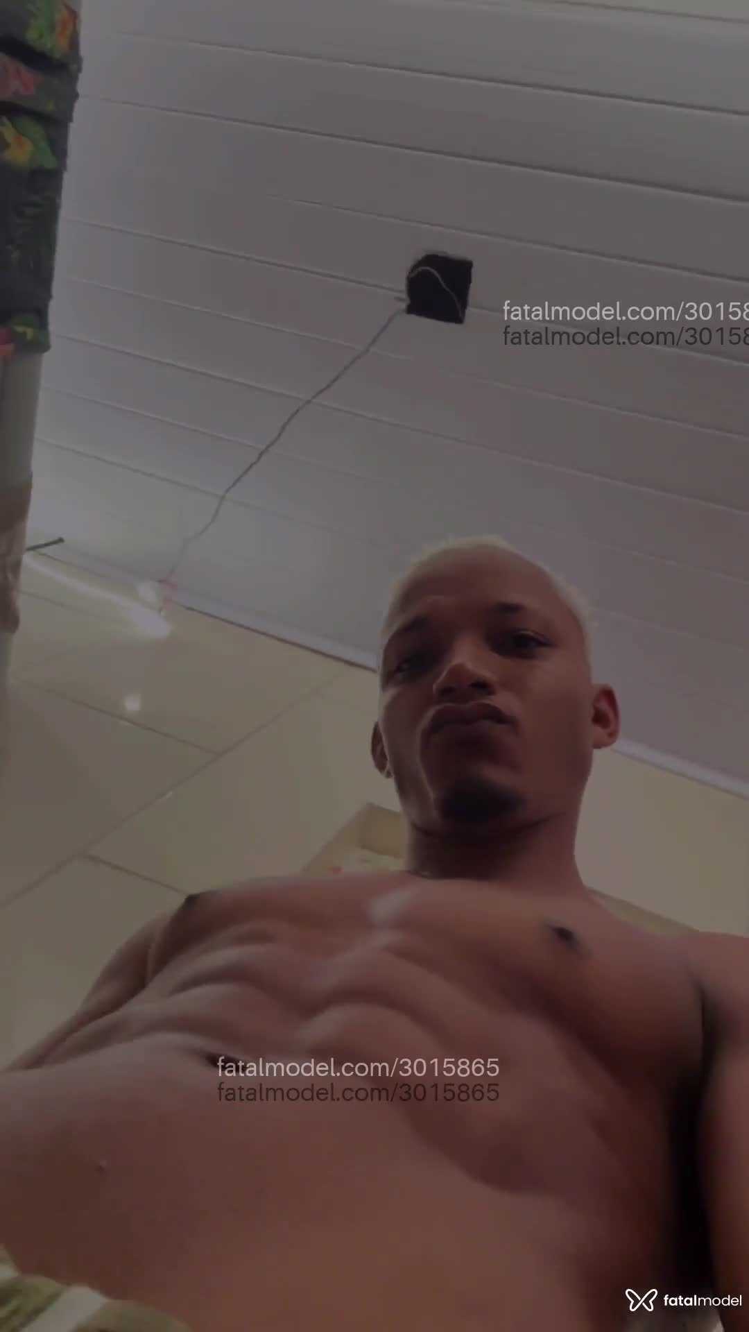 Acompanhante homem morena (o) de olhos castanhos em Rio de Janeiro - Tezinho