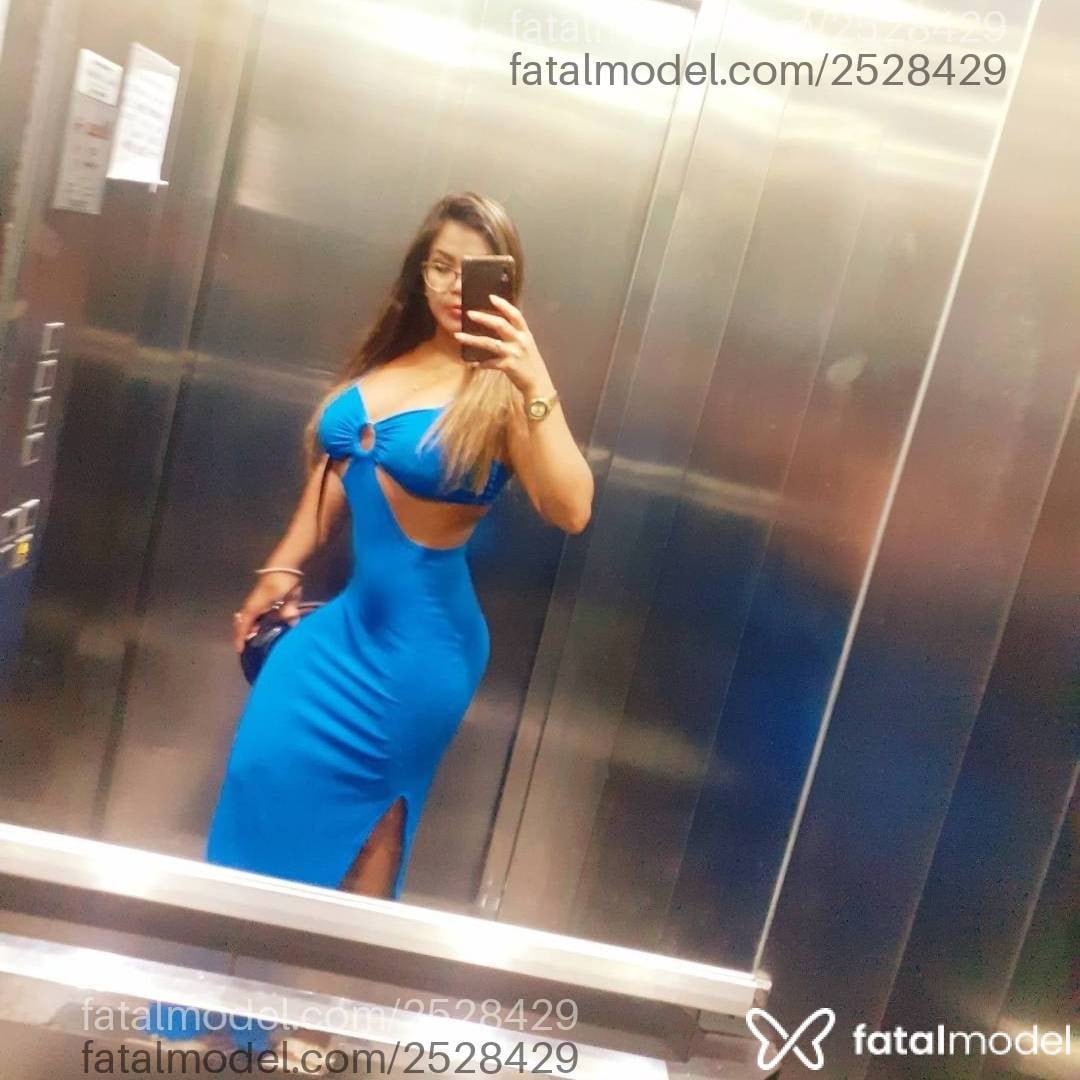 Acompanhante mulher com cabelo castanho de olhos mel - Sofia Castelli