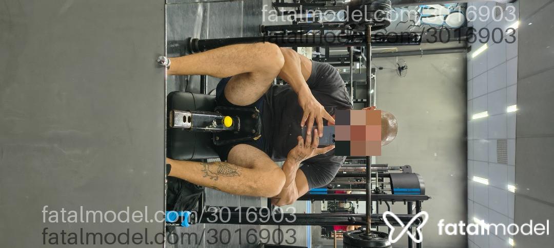 Acompanhante homem sem cabelo de olhos castanhos - Alexandre Acompanhante homem sem cabelo de olhos castanhos - Alexandre