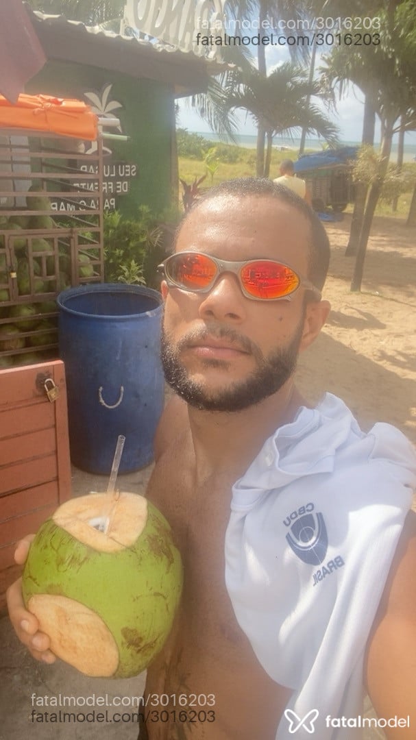 Acompanhante homem morena (o) de olhos castanhos em Goiânia - Mamba Negra