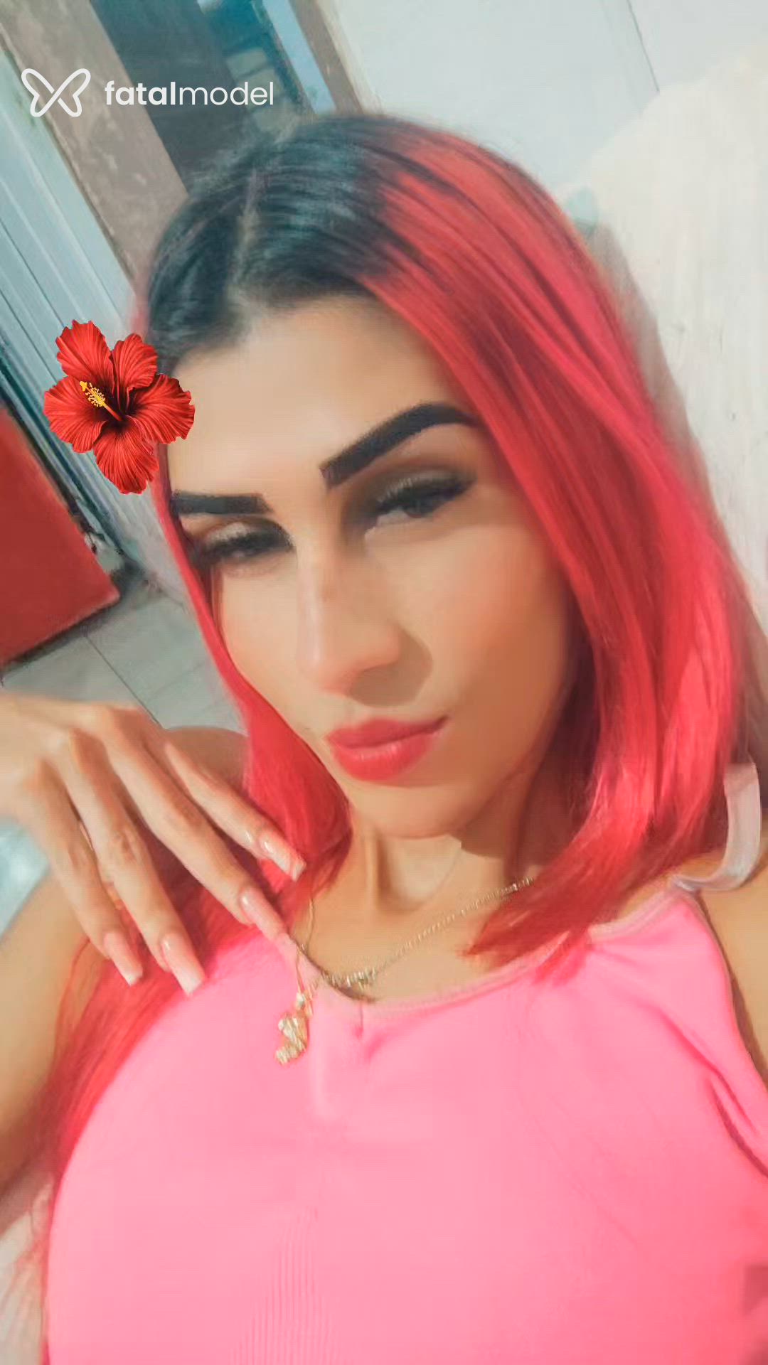 Acompanhante mulher trans ruiva (o) de olhos pretos - Rafaela