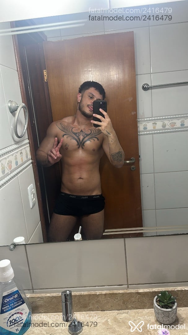 Acompanhante homem com cabelo castanho de olhos castanhos em Araçatuba Acompanhante homem com cabelo castanho de olhos castanhos em Araçatuba - Pedro Souza