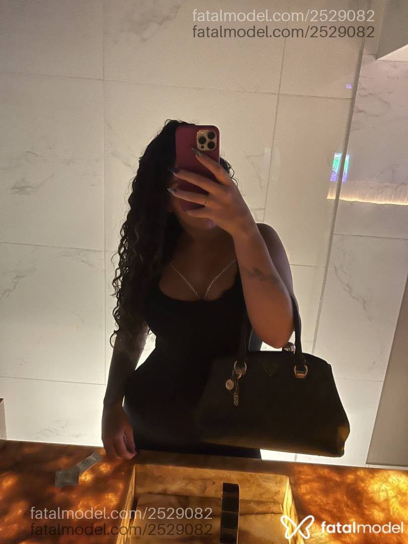 Acompanhante mulher com cabelo castanho de olhos castanhos em Maceió - Roberta Carvalho