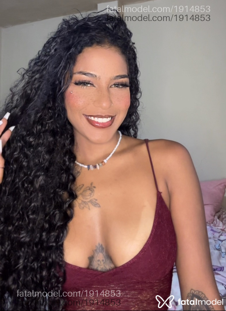 Acompanhante mulher com cabelo colorido de olhos pretos em Rio de Janeiro - Serena