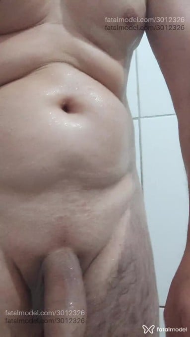 Acompanhante homem com cabelo castanho de olhos verdes em Gaspar Acompanhante homem com cabelo castanho de olhos verdes em Gaspar - Energia