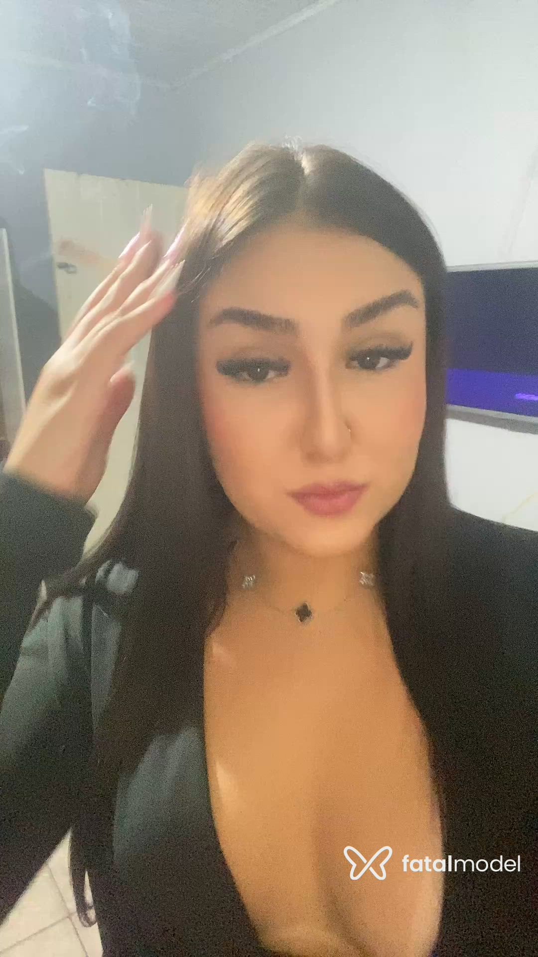 Acompanhante mulher com cabelo castanho de olhos castanhos - Lorena Acompanhante mulher com cabelo castanho de olhos castanhos - Lorena