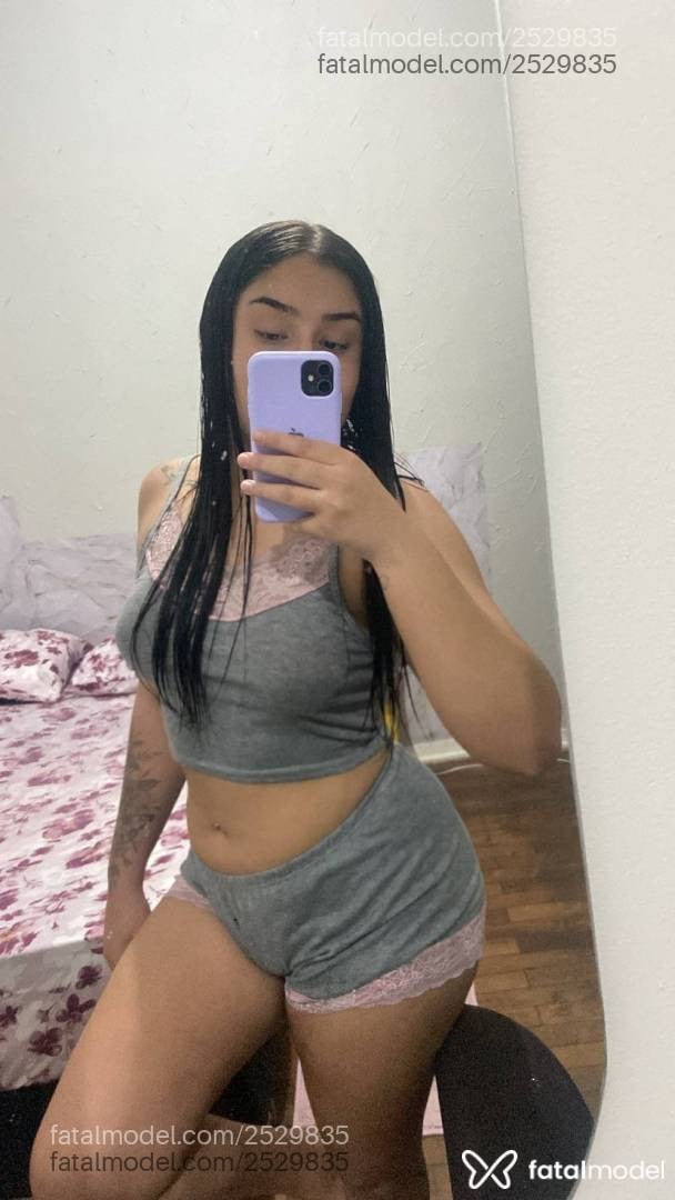Acompanhante mulher com cabelo castanho de olhos castanhos - Lorena