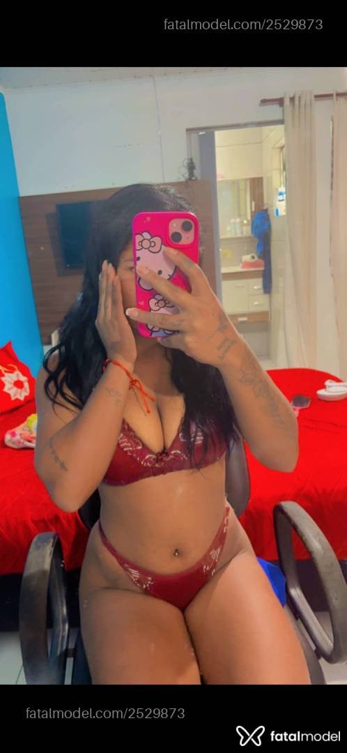 Acompanhante mulher morena (o) de olhos castanhos - Larissa