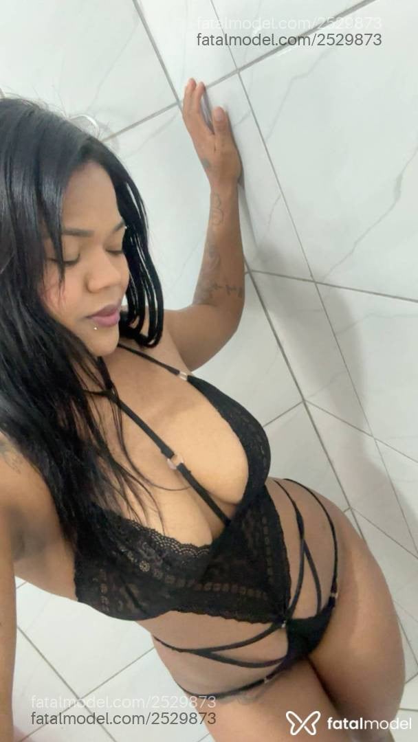 Acompanhante mulher morena (o) de olhos castanhos - Larissa