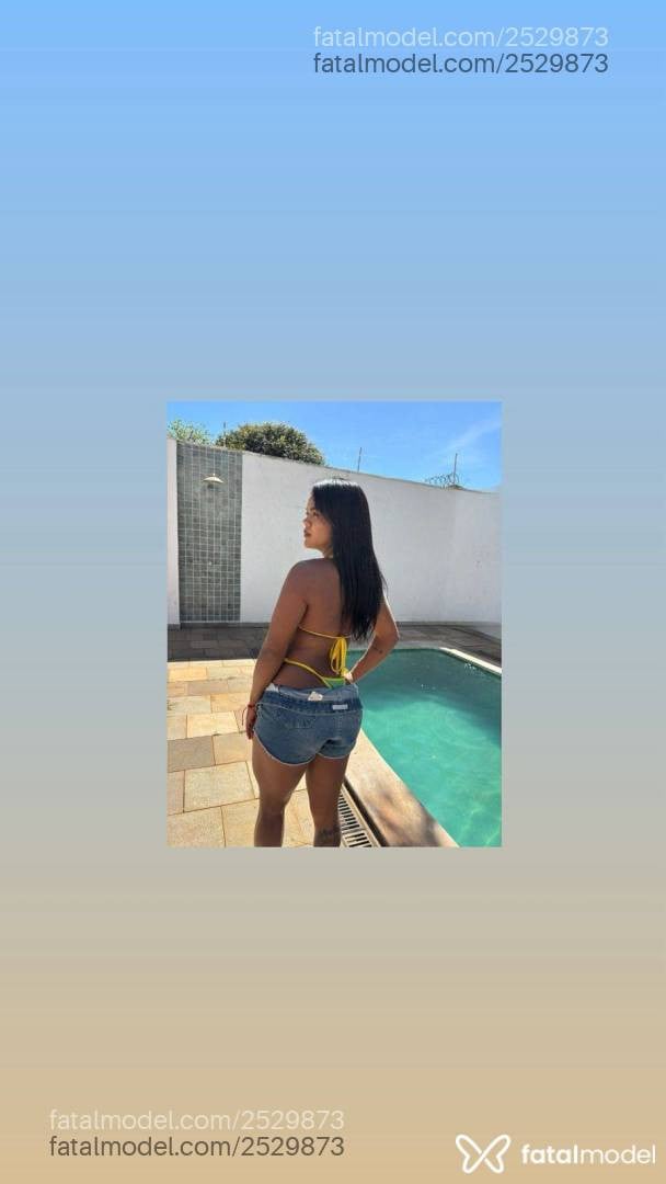 Acompanhante mulher morena (o) de olhos castanhos - Larissa