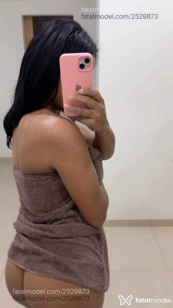 Acompanhante mulher morena (o) de olhos castanhos - Larissa