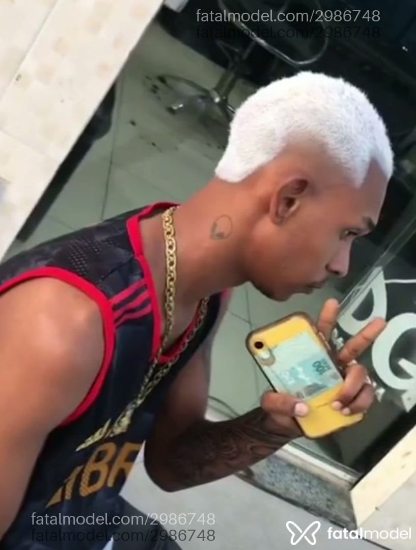 Acompanhante homem com cabelo castanho de olhos castanhos em Feira de Santana - Gui