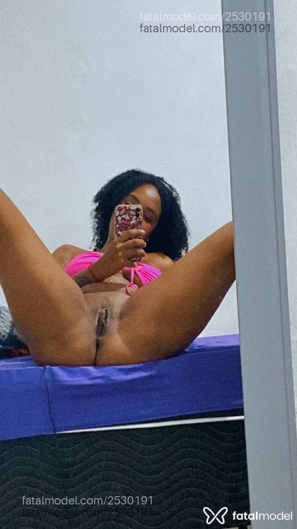 Acompanhante mulher morena (o) de olhos castanhos em Virtual - Bethelen