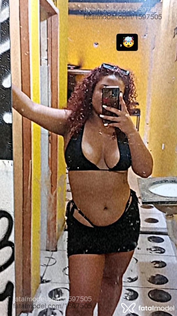 Acompanhante mulher com cabelo castanho de olhos mel em São Paulo - Dany Bortolossi