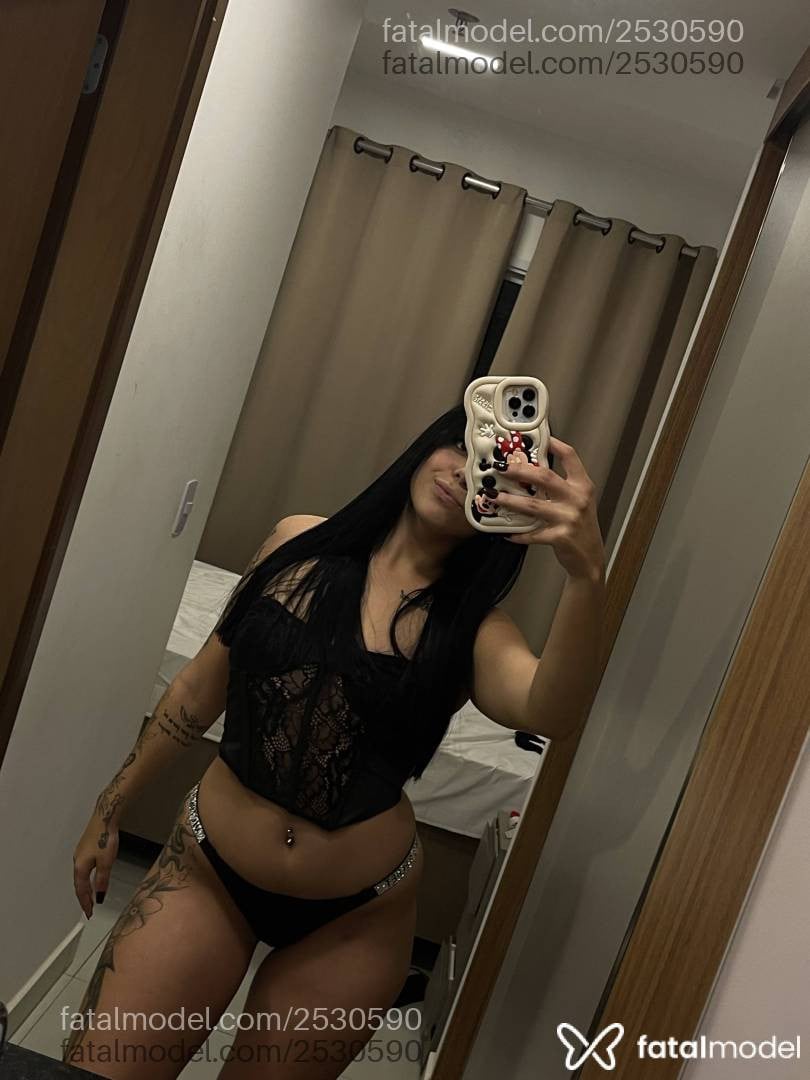 Acompanhante mulher morena (o) de olhos pretos - Isa Marchezanni