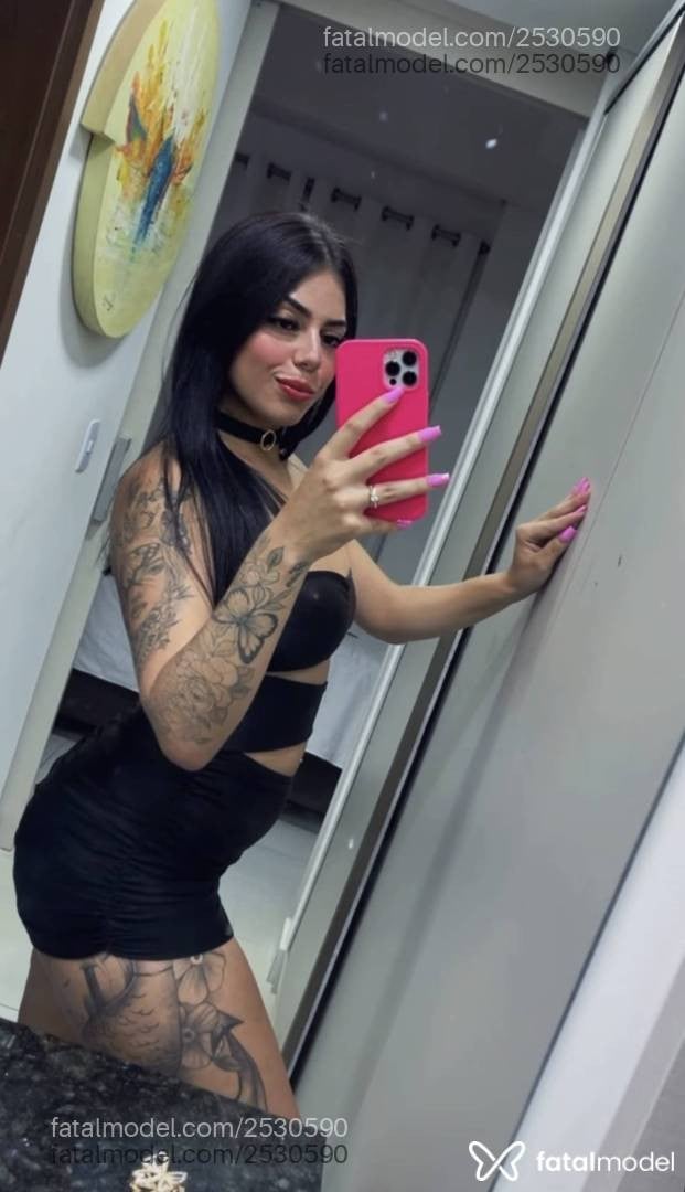 Acompanhante mulher morena (o) de olhos pretos - Isa Marchezanni