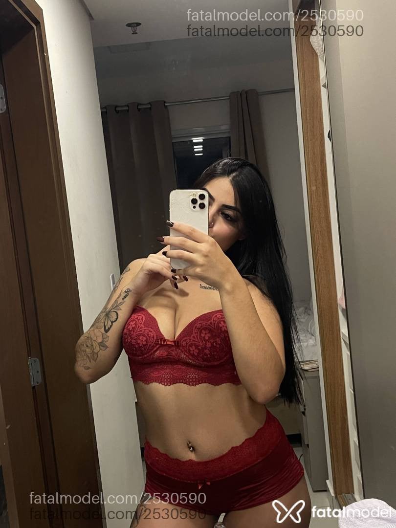 Acompanhante mulher morena (o) de olhos pretos - Isa Marchezanni