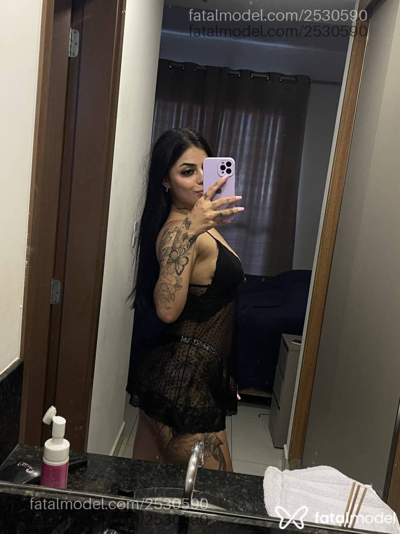 Acompanhante mulher morena (o) de olhos pretos - Isa Marchezanni