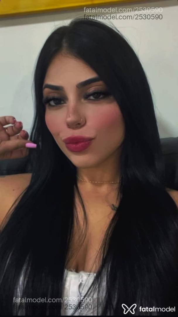 Acompanhante mulher morena (o) de olhos pretos - Isa Marchezanni
