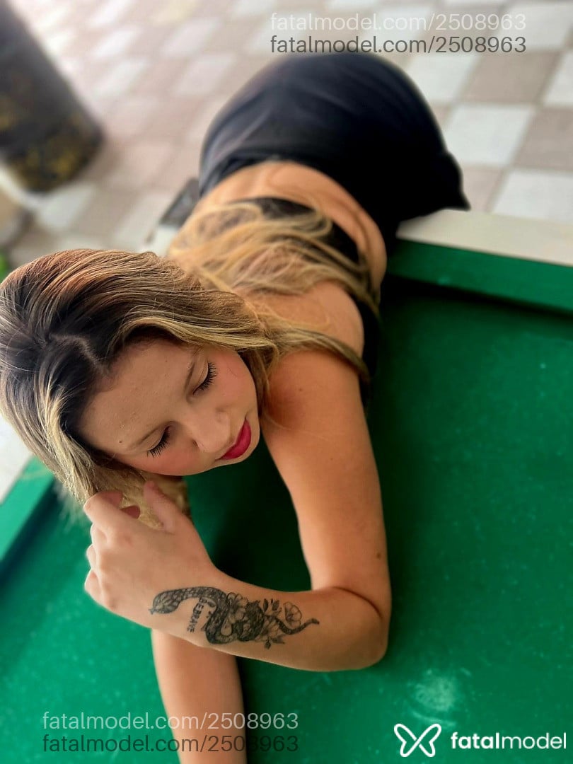 Acompanhante mulher loira (o) de olhos castanhos em Curitiba - Beatriz Ferreira