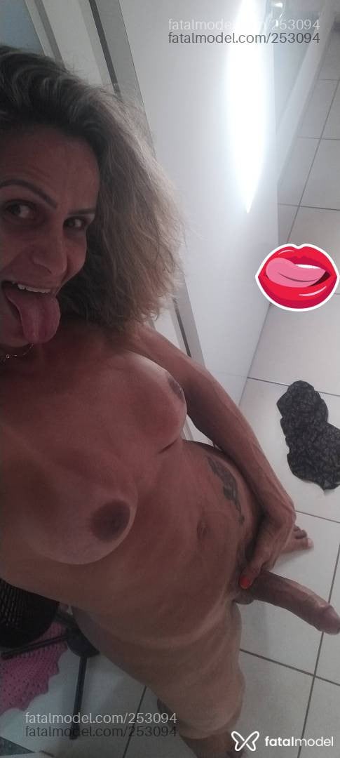 Acompanhante homem trans loira (o) de olhos castanhos - Natasha