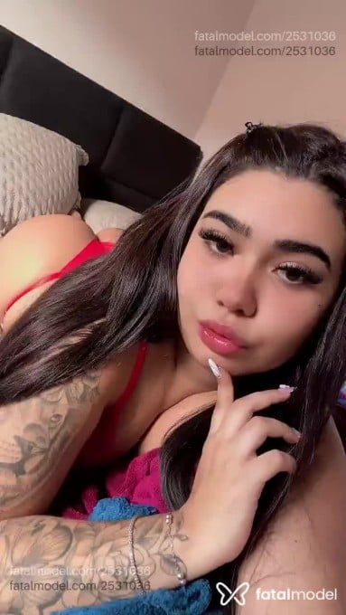 Acompanhante mulher com cabelo castanho de olhos castanhos - Alice Acompanhante mulher com cabelo castanho de olhos castanhos - Alice