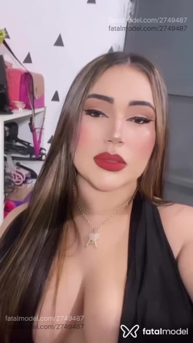 Acompanhante mulher morena (o) de olhos castanhos - Melissa mel