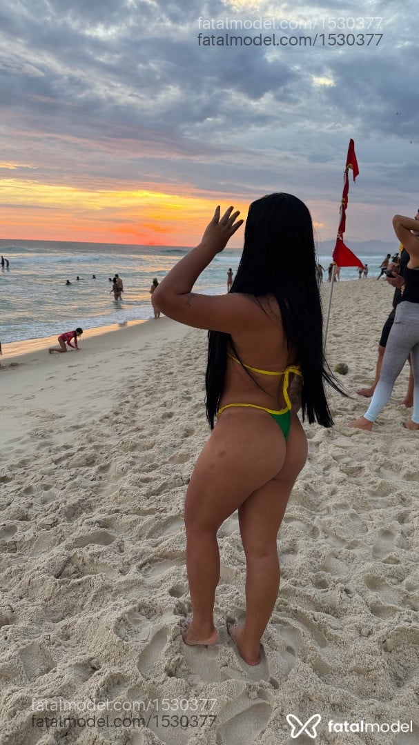 Acompanhante mulher morena (o) de olhos castanhos - Thayna