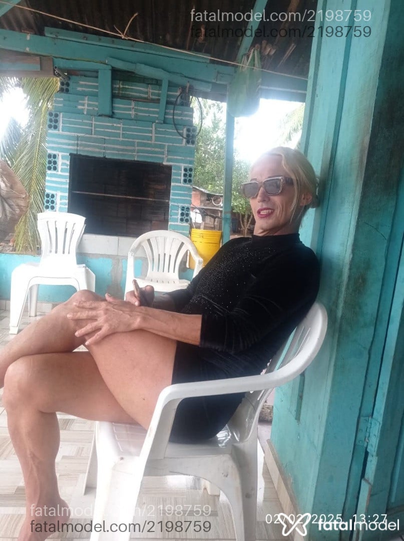 Acompanhante mulher trans loira (o) de olhos castanhos em Pimenta Bueno Acompanhante mulher trans loira (o) de olhos castanhos em Pimenta Bueno - Carla
