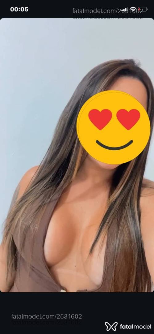 Acompanhante mulher loira (o) de olhos pretos - Alice Fernandes