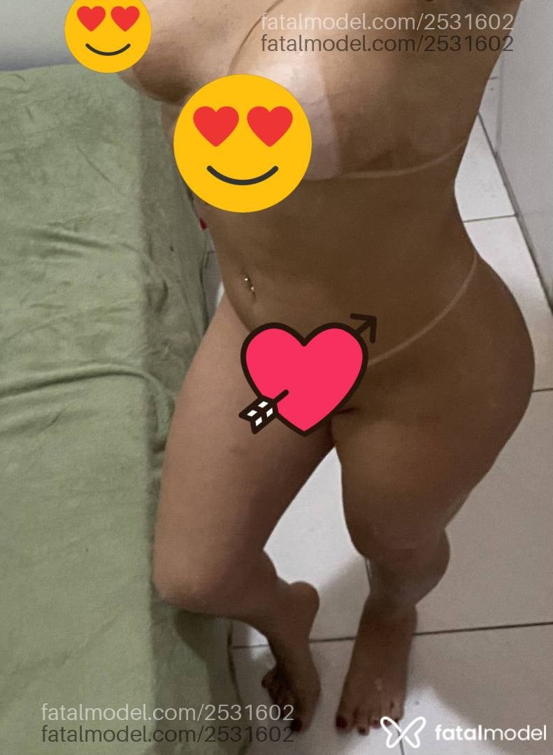 Acompanhante mulher loira (o) de olhos pretos - Alice Fernandes